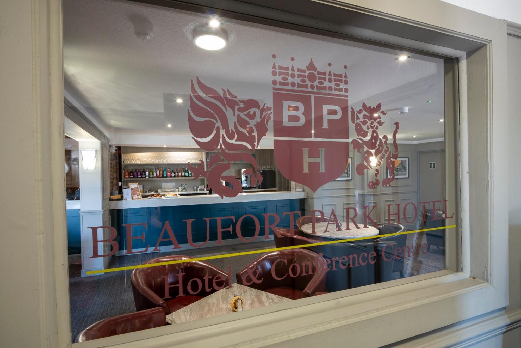 Beaufort Park Hotel Mold Ngoại thất bức ảnh