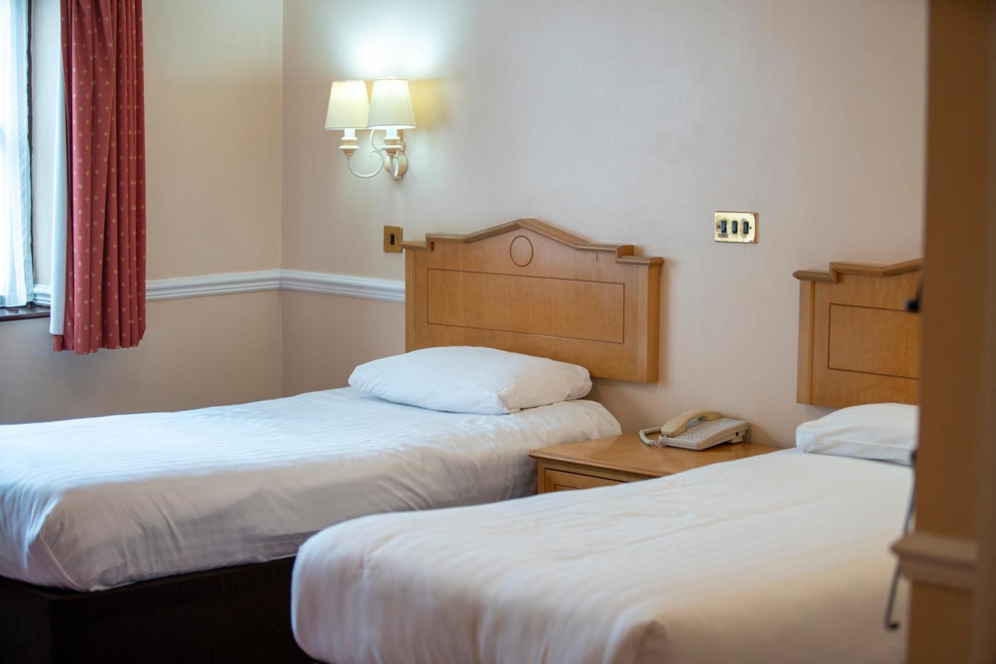 Beaufort Park Hotel Mold Ngoại thất bức ảnh