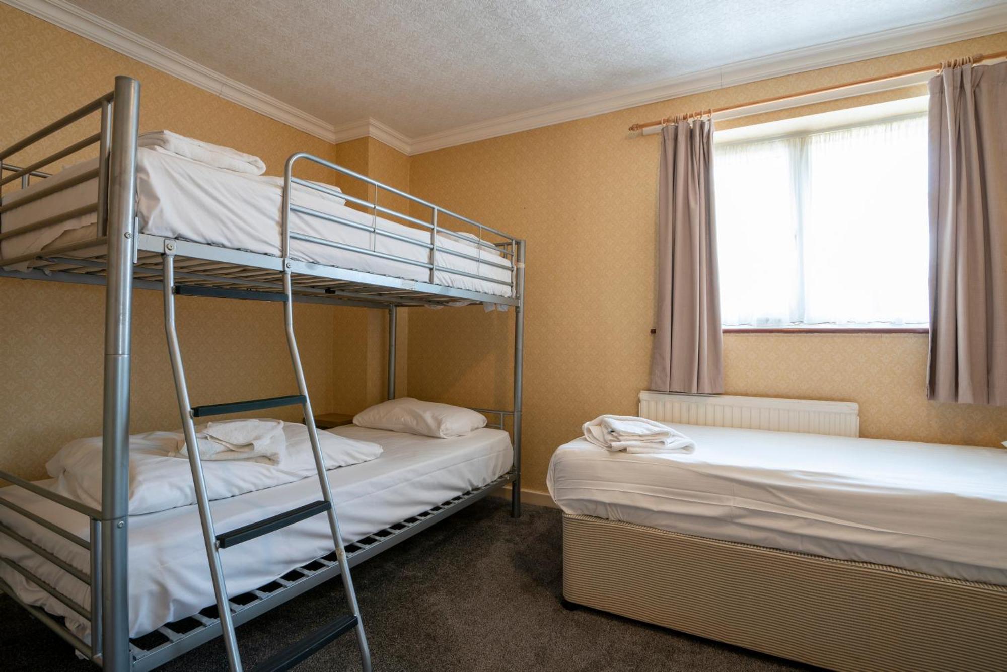 Beaufort Park Hotel Mold Ngoại thất bức ảnh