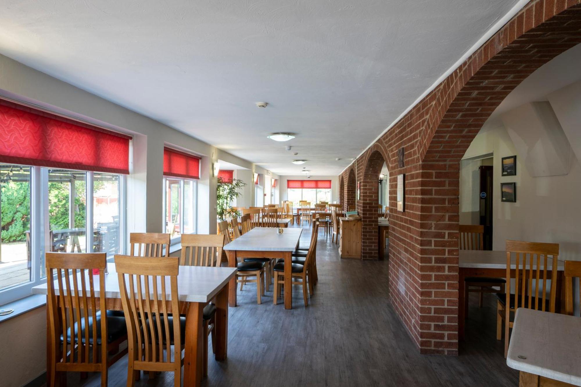 Beaufort Park Hotel Mold Ngoại thất bức ảnh