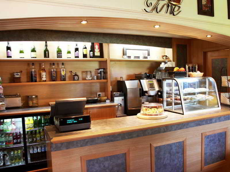 Beaufort Park Hotel Mold Ngoại thất bức ảnh